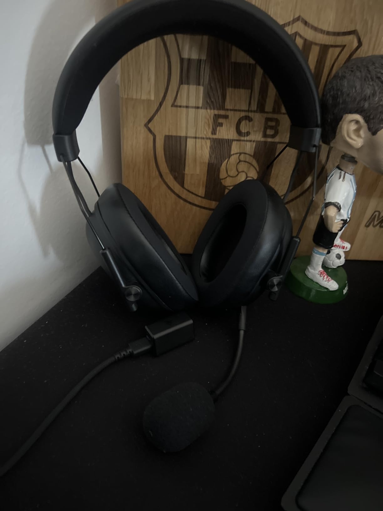 Good headset, tight clamp