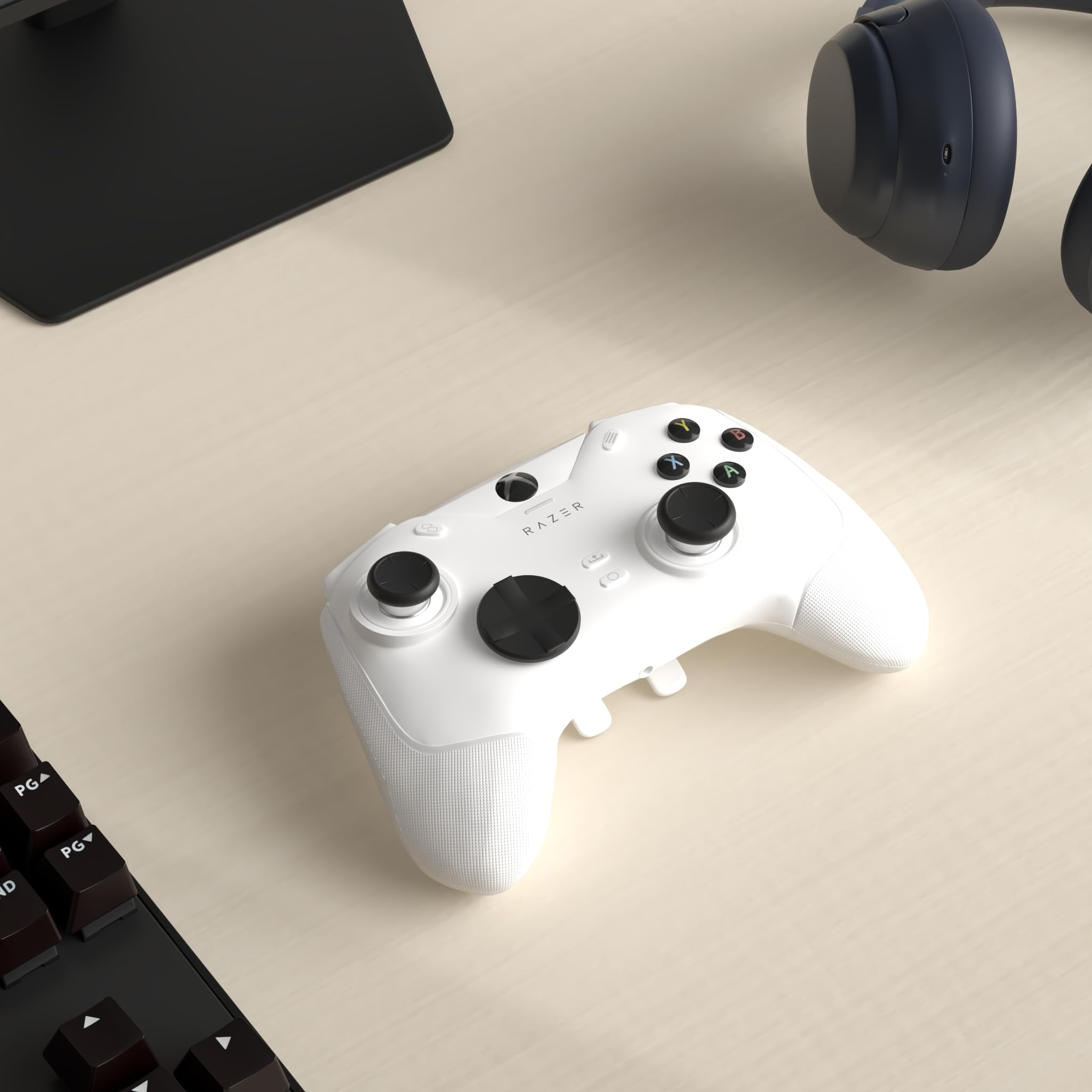 razer-wolverine-v2-chroma-wired-pro-gaming-controller-white-for-xbox-series-x-s- image 2