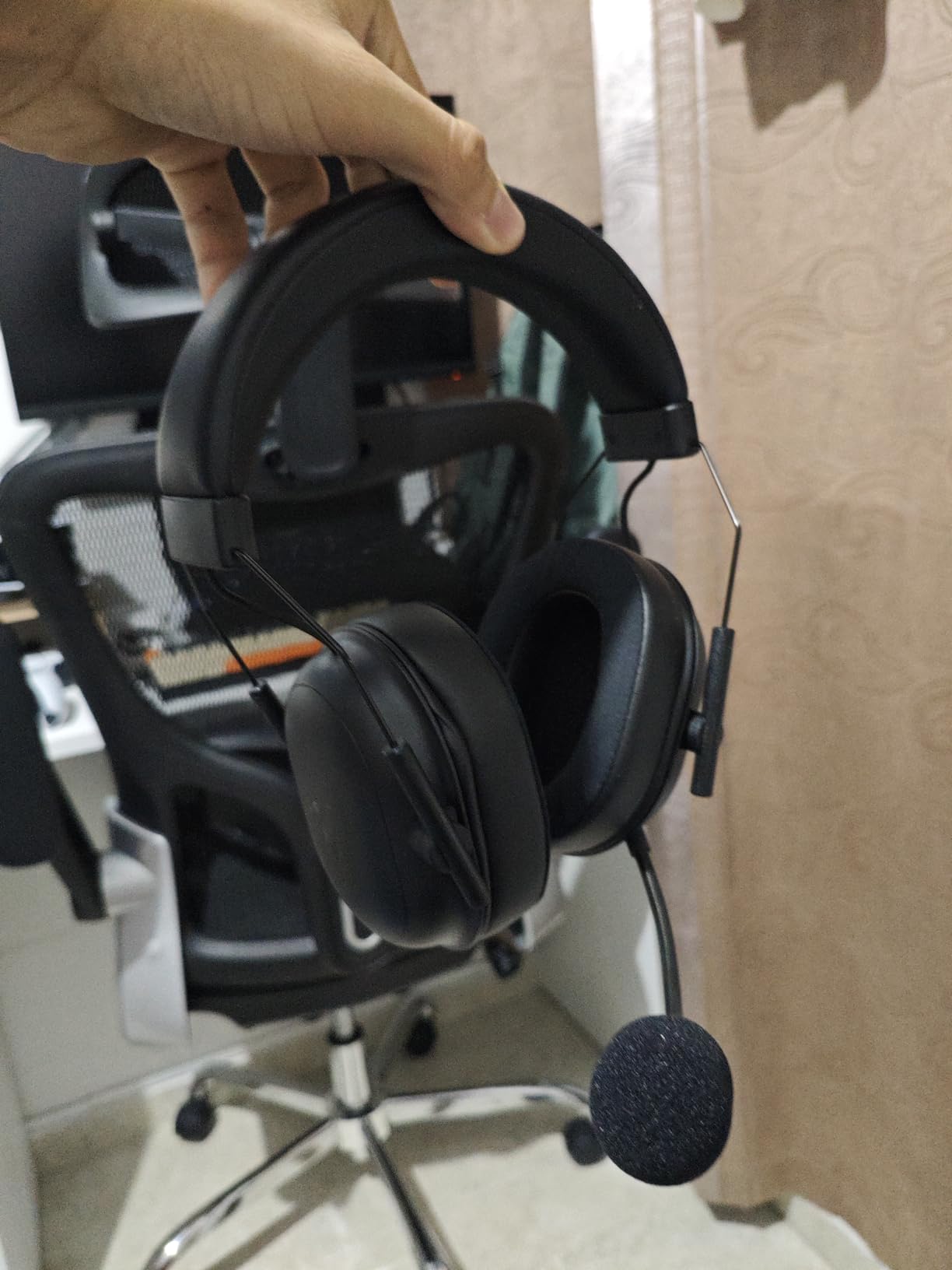 Solid competitive headset