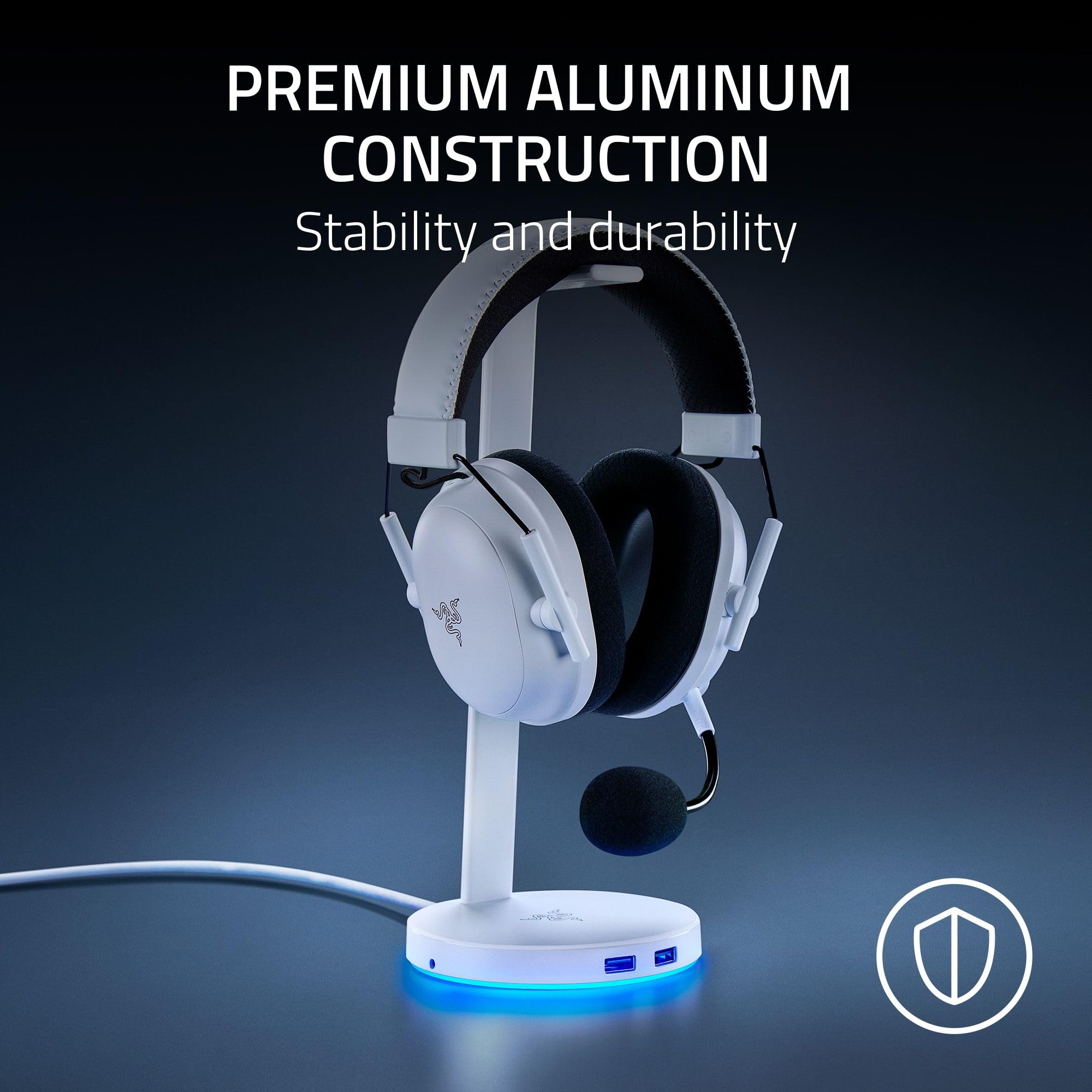 razer-base-station-v2-chroma-headphone-stand-black-rgb-lighting-usb-3-1-charging image 2