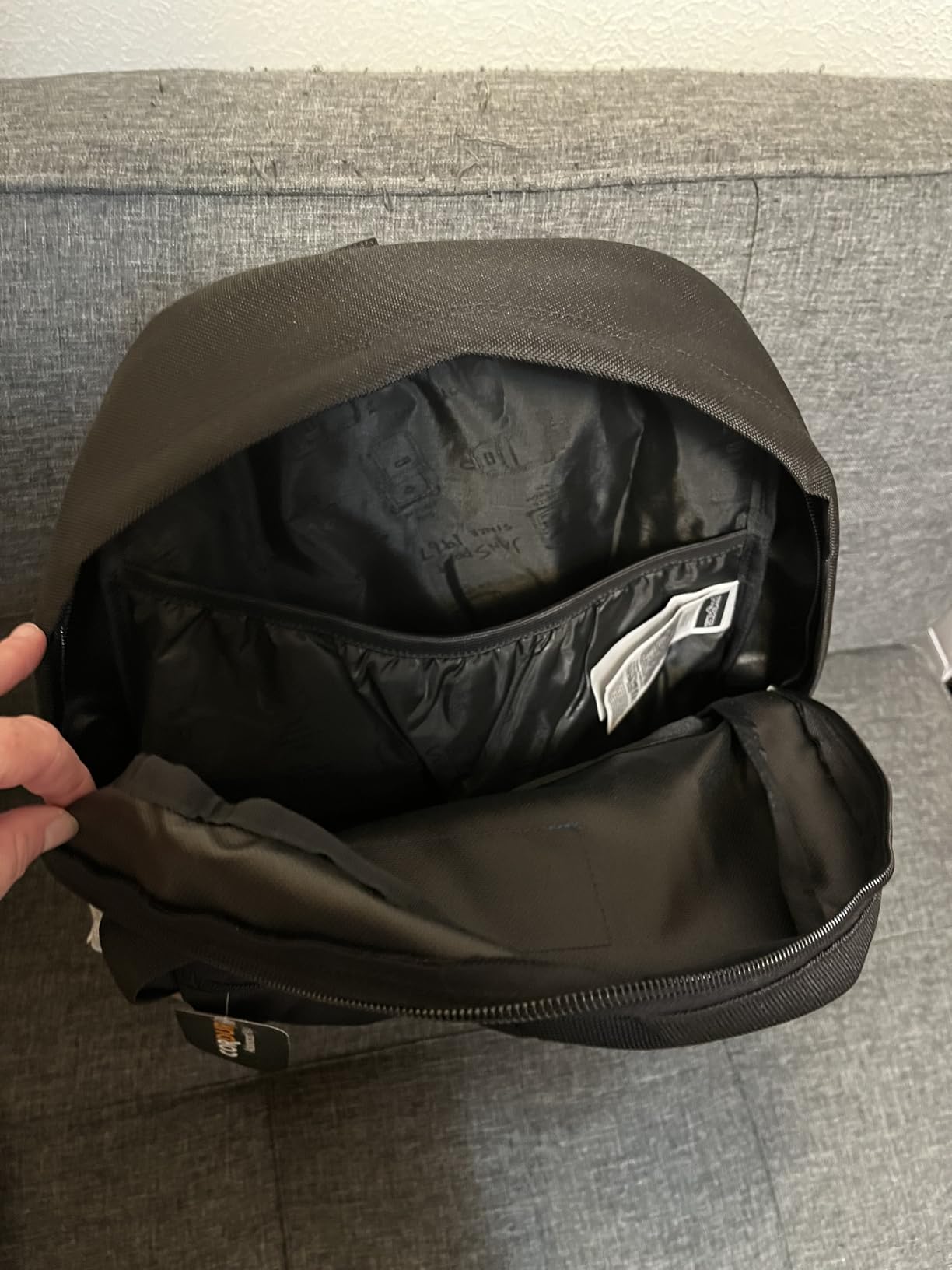 Good but wish it had a water bottle pocket