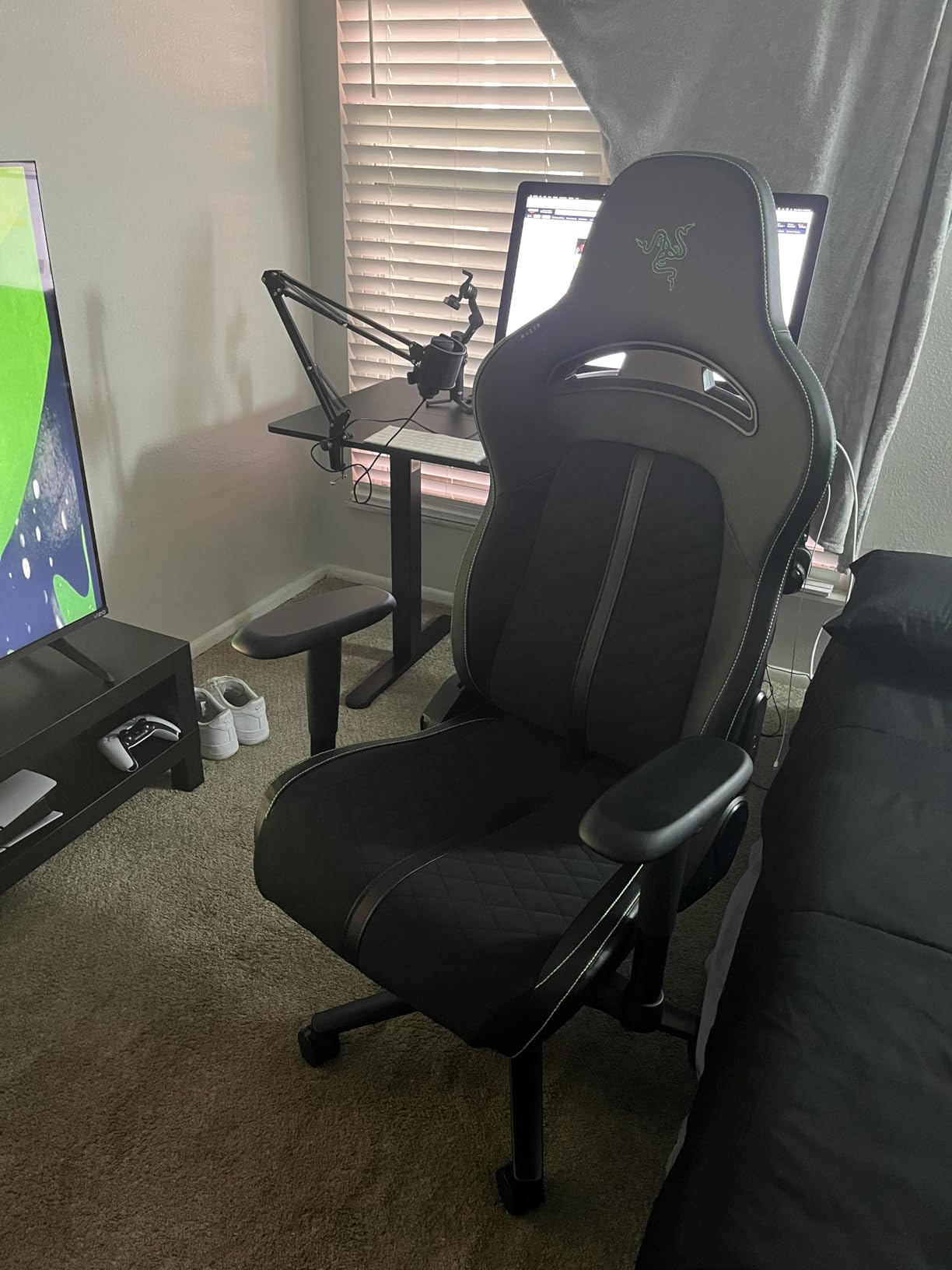 Decent but armrests disappoint