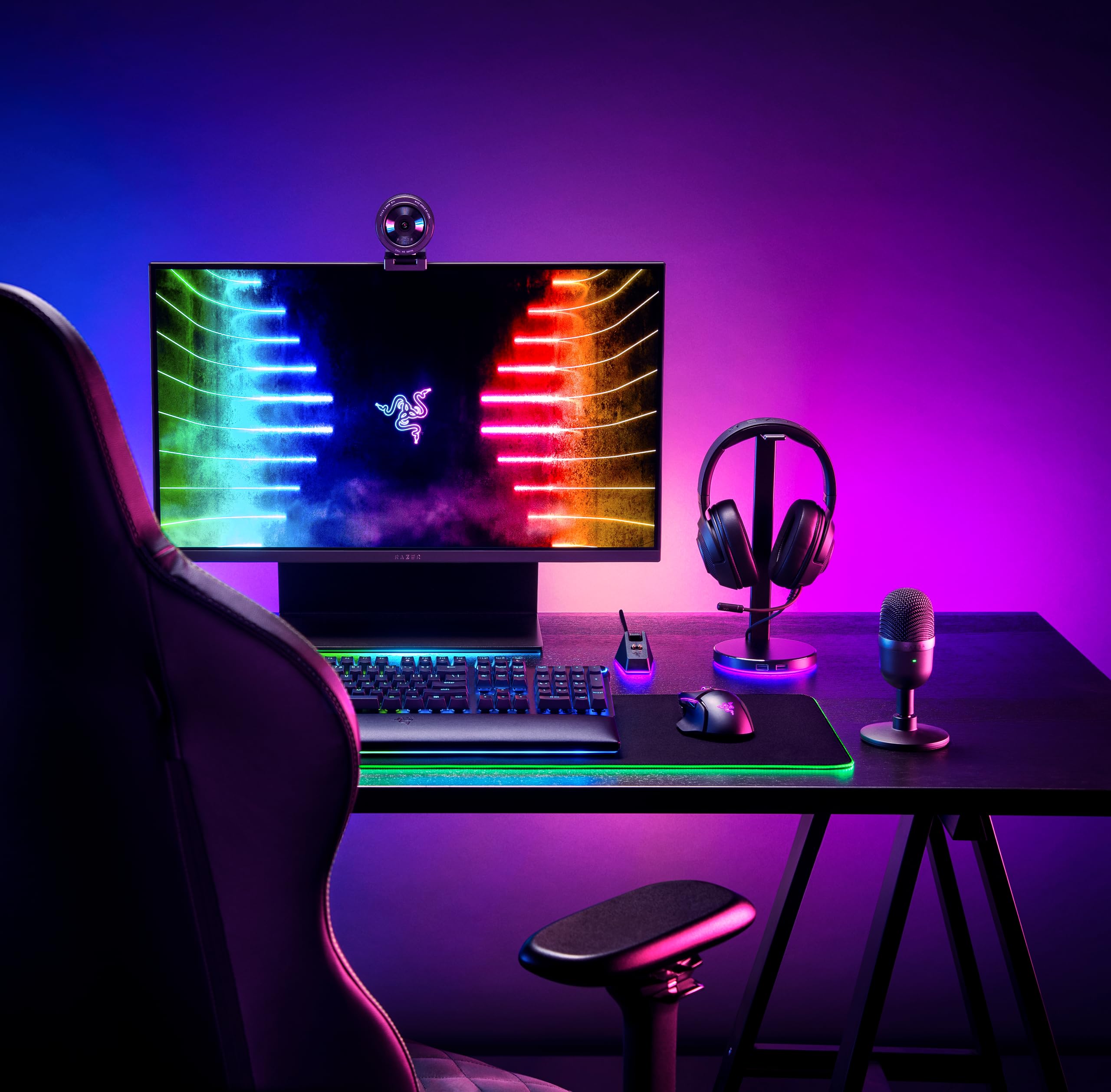 razer-base-station-v2-chroma-headphone-stand-black-rgb-lighting-usb-3-1-charging image 8