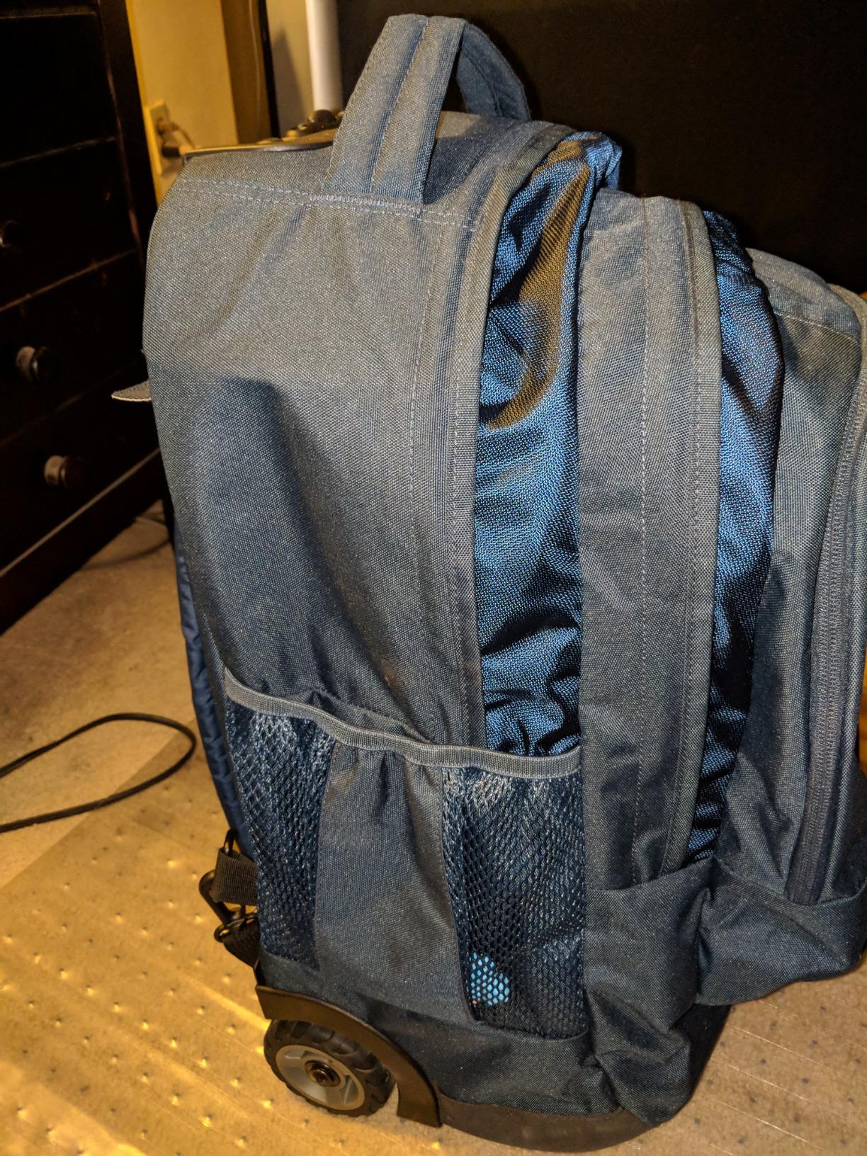 Zipper jammed within two weeks