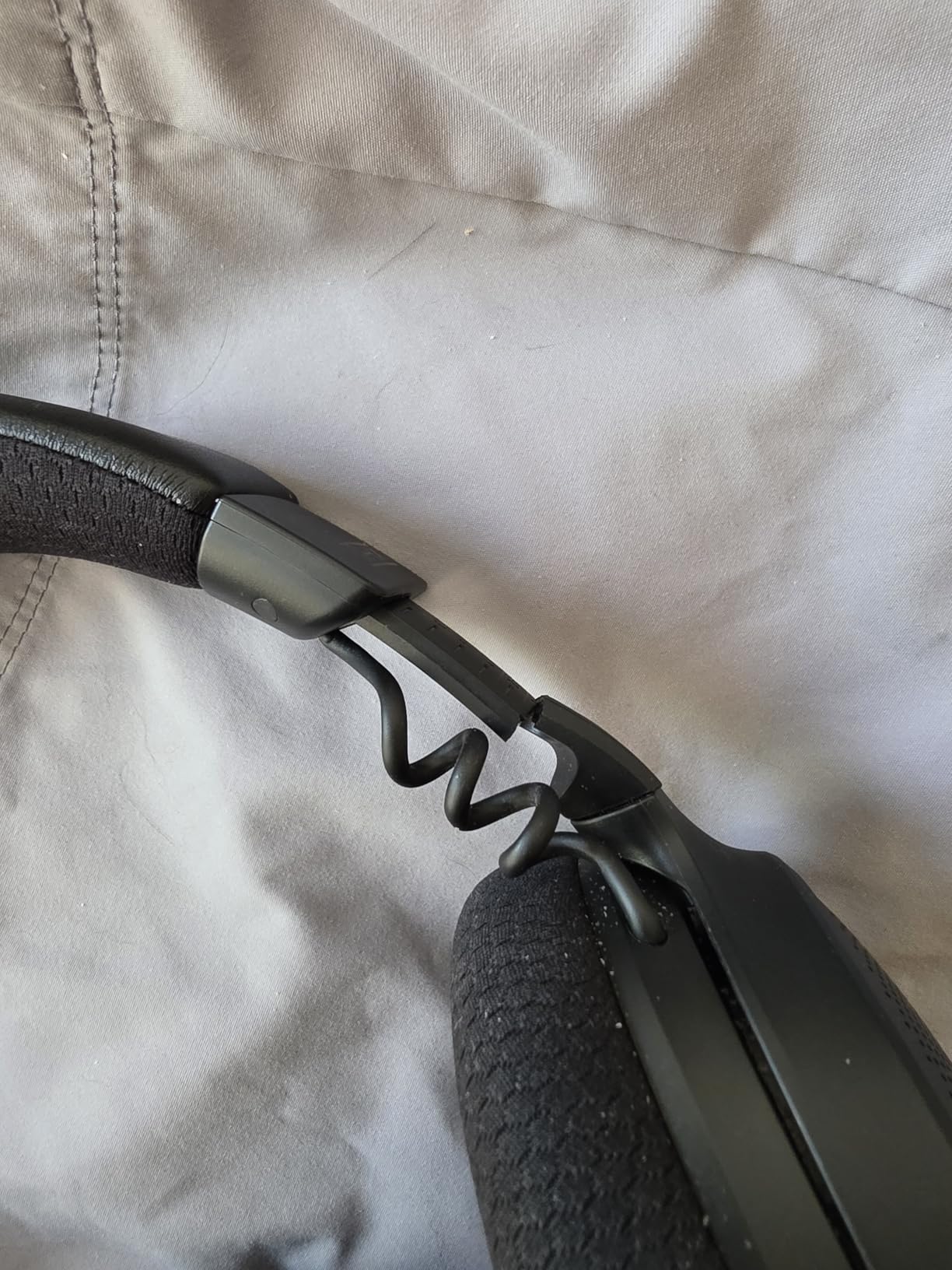 Great headset, app required
