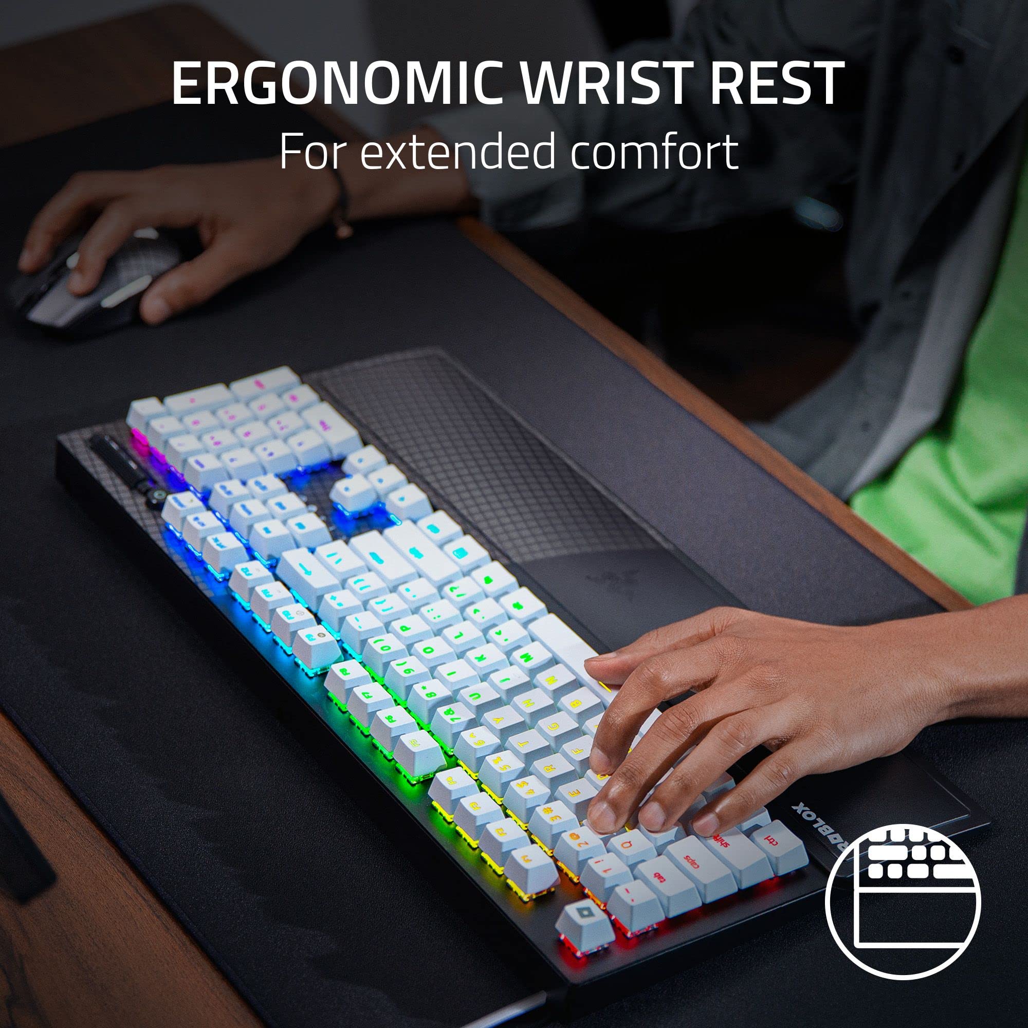 razer-blackwidow-v3-mechanical-gaming-keyboard-roblox-edition-green-clicky-switc image 6