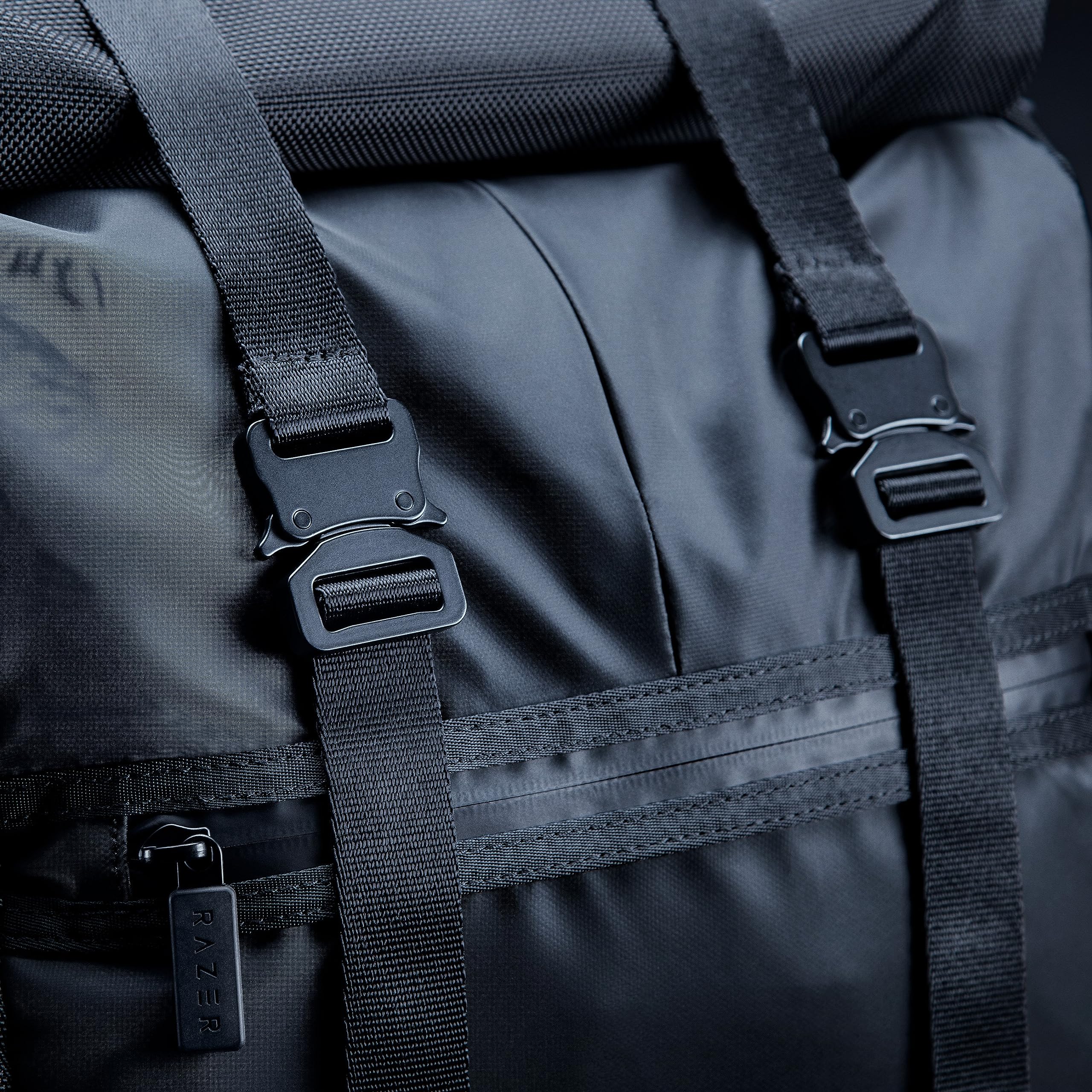 razer-recon-15-rolltop-backpack-all-weather-water-resistant-travel-pack-with-15- image 7