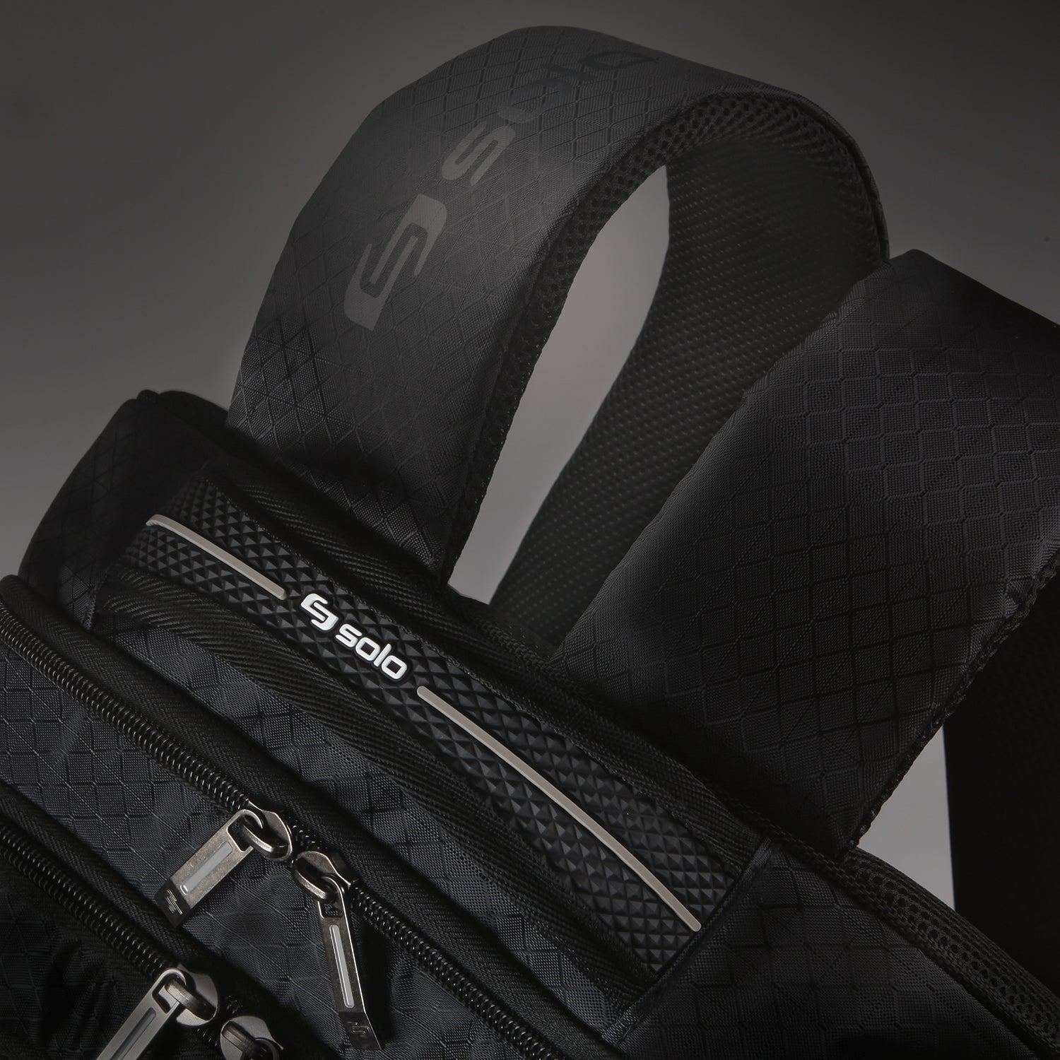 solo-new-york-rival-backpack-17-3-inch-laptop-hardshell-headphone-pockets-air-me image 8