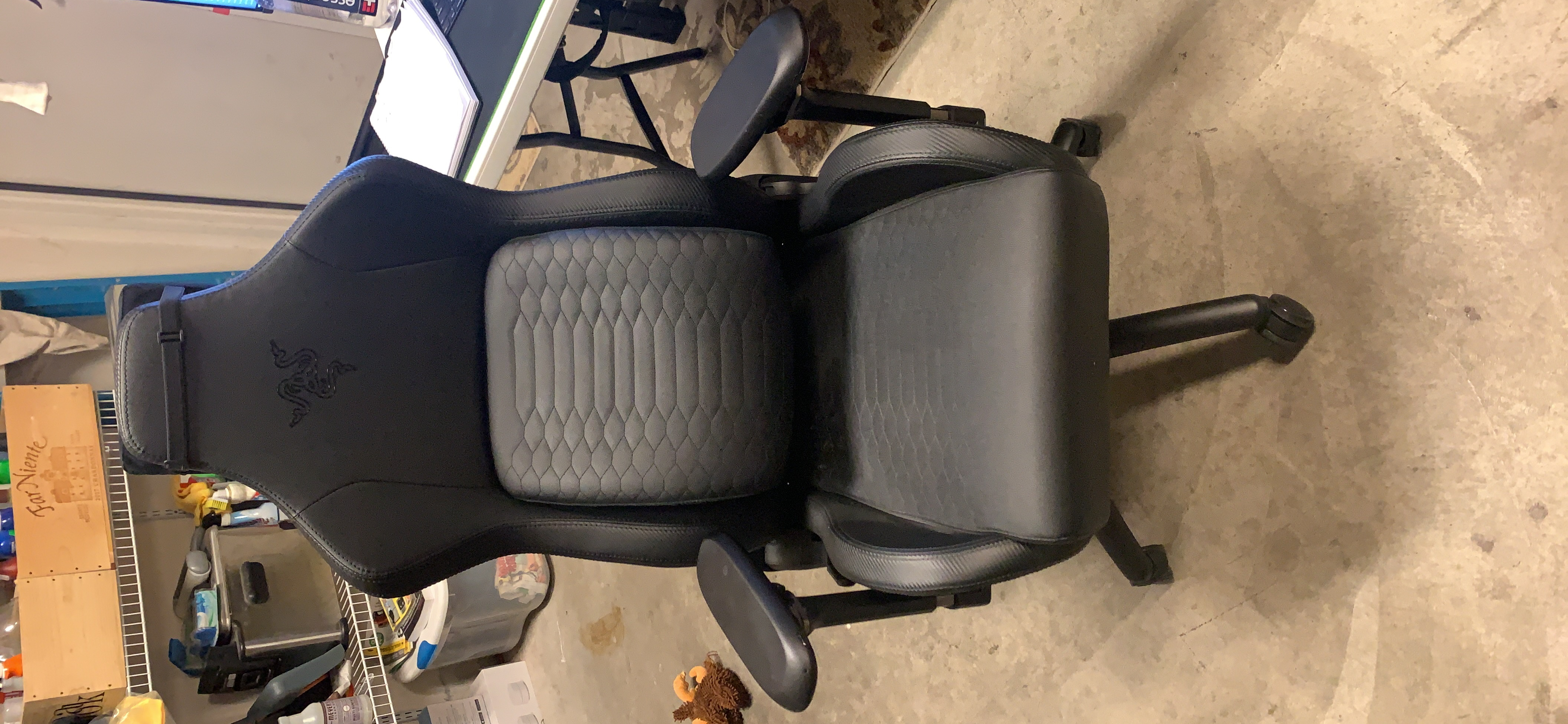 Very good chair with minor flaws