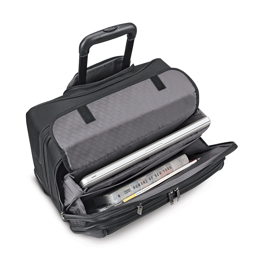 solo-new-york-west-side-checkpoint-friendly-rolling-overnighter-case-with-16-lap image 6