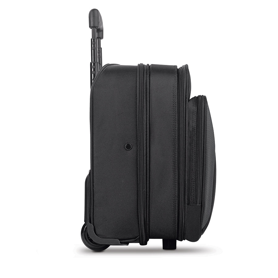 solo-new-york-west-side-checkpoint-friendly-rolling-overnighter-case-with-16-lap image 3