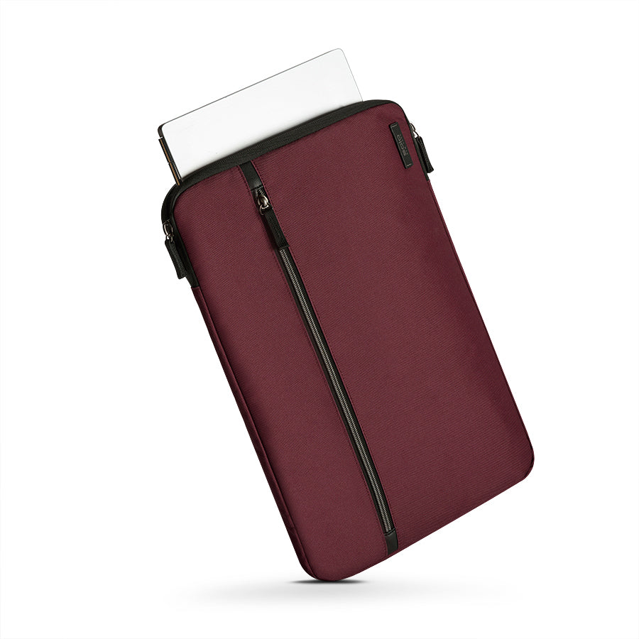 solo-new-york-mott-laptop-sleeve-for-15-6-laptops-in-recycled-pet-with-sanitizab image 2