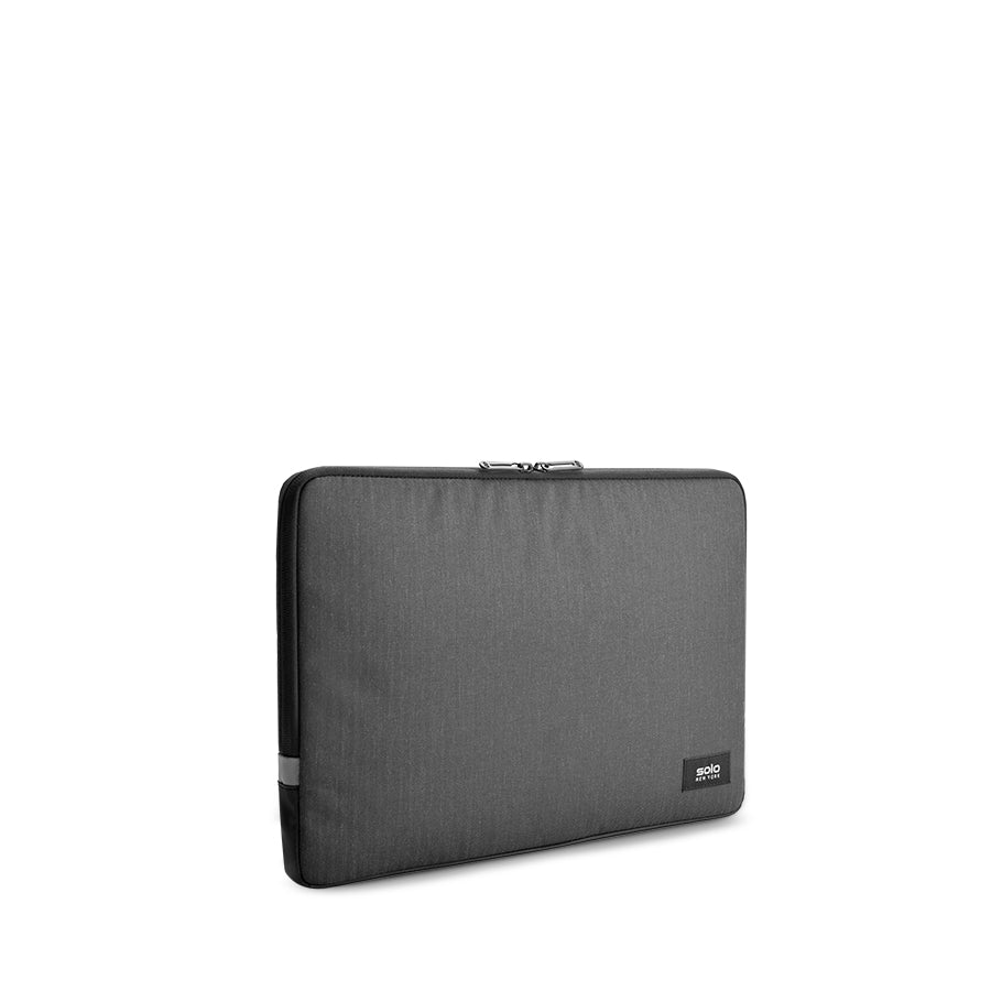 solo-new-york-gamma-15-6-sleeve-checkpoint-friendly-padded-laptop-sleeve-in-blac image 2