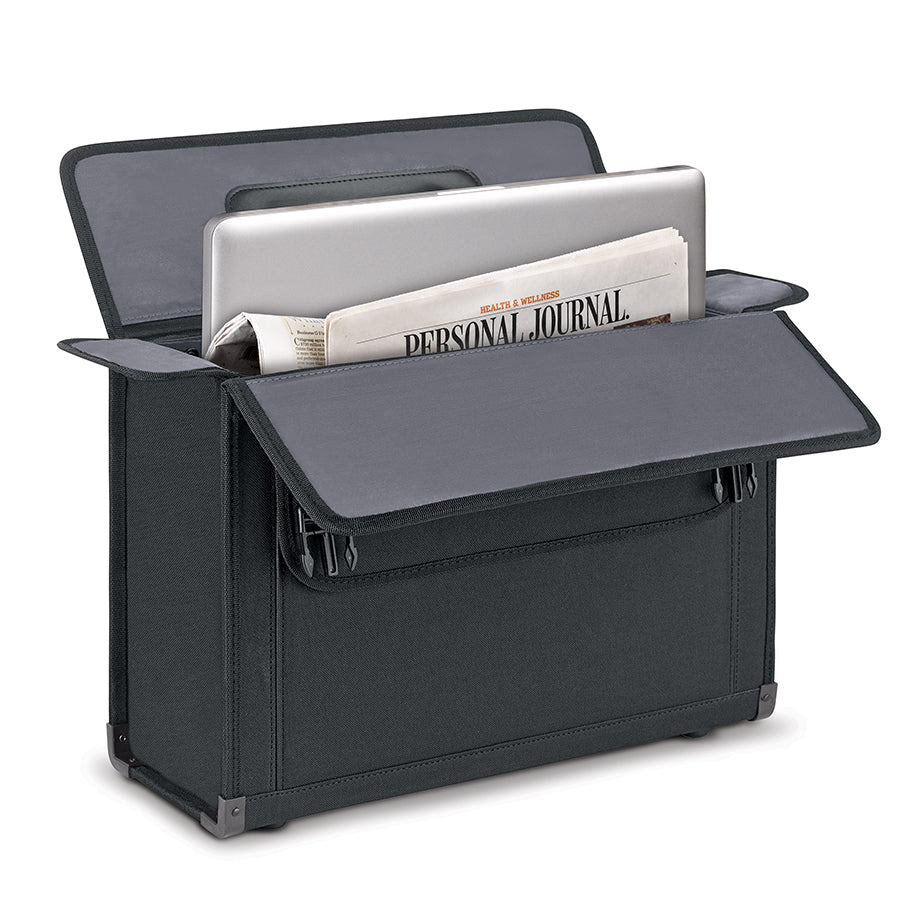solo-new-york-classic-catalog-case-pv50-4-16-padded-laptop-catalog-case-with-adj image 6
