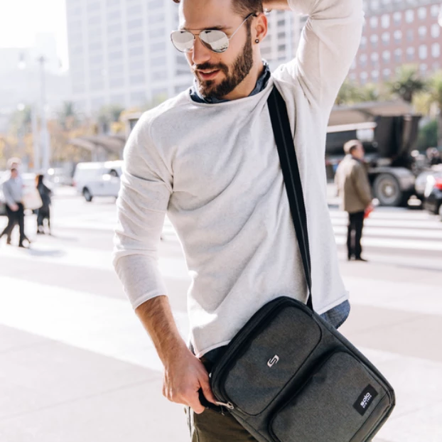 solo-new-york-ludlow-universal-tablet-sling-padded-fit-for-tablets-up-to-12-9-ad image 2