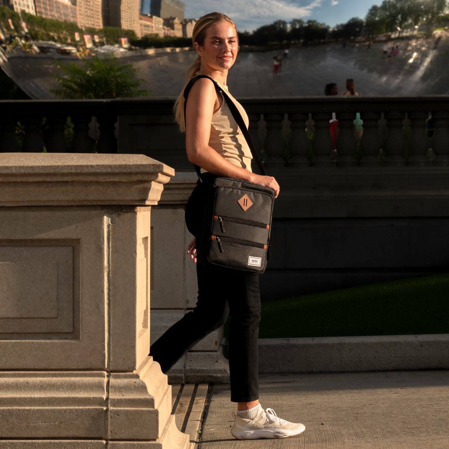 solo-new-york-hydro-sling-tablet-sling-bag-recycled-pet-machine-washable-fits-14 image 3