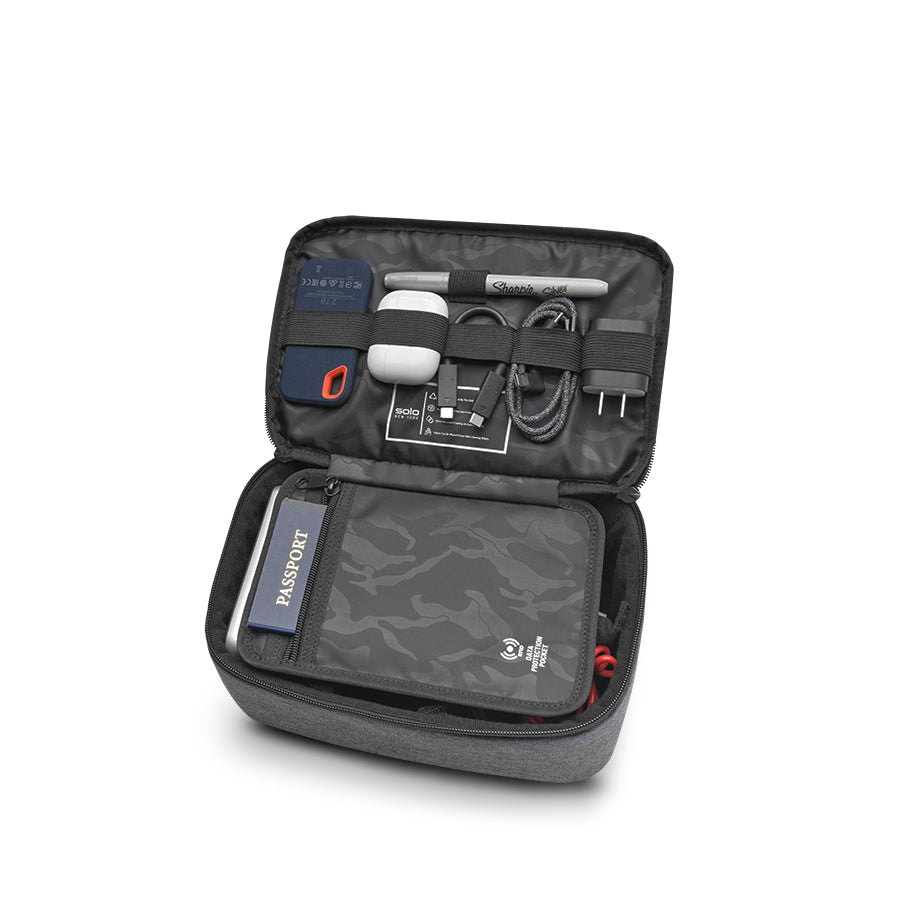 solo-new-york-bridge-rfid-tech-case-recycled-pet-sanitizable-removable-dividers image 5