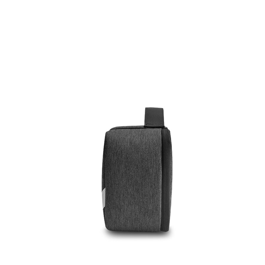 solo-new-york-bridge-rfid-tech-case-recycled-pet-sanitizable-removable-dividers image 4